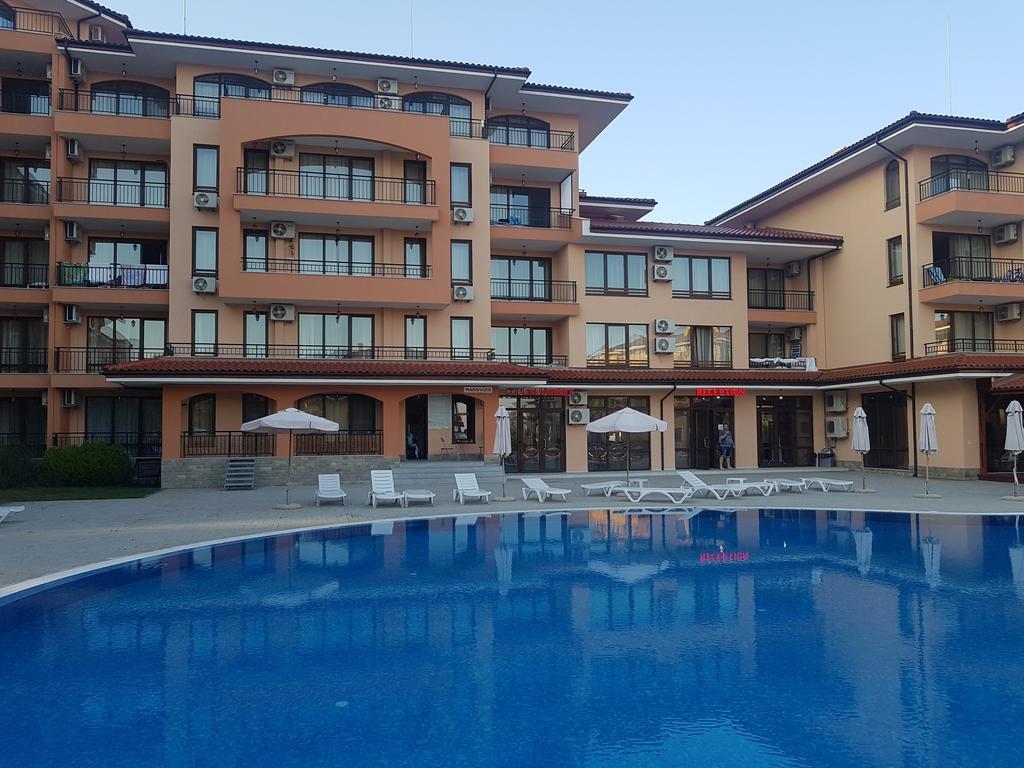 Private Apartment In Star Dreams Complex Sveti Vlas Eksteriør bilde