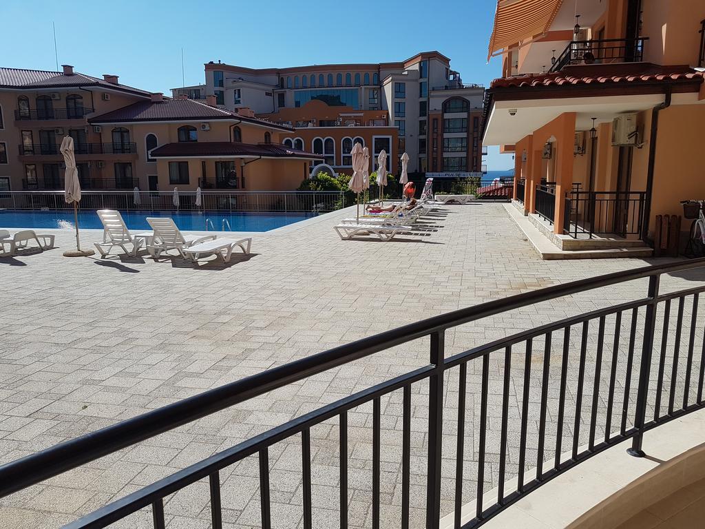 Private Apartment In Star Dreams Complex Sveti Vlas Eksteriør bilde